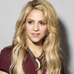 Shakira charge. www.eremmel.com