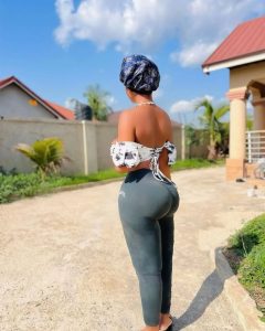 Sweet hookup girls in Nigeria. www.eremmel.com 