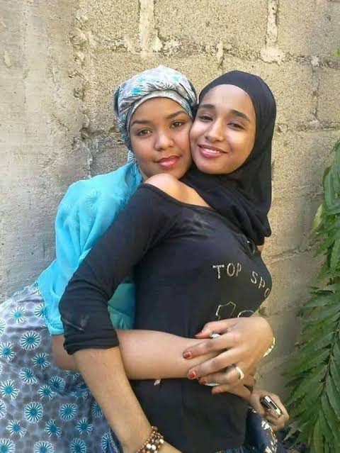 Abakaliki lesbians whatsapp group; Ebonyi girls rock it better.